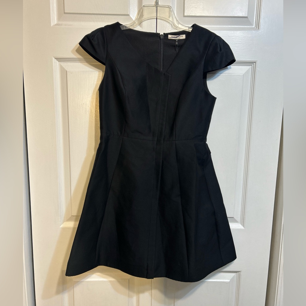 Nwt Halston Heritage Evening Collection Fit N Flare Dress Size 8 Black Cap Sleev